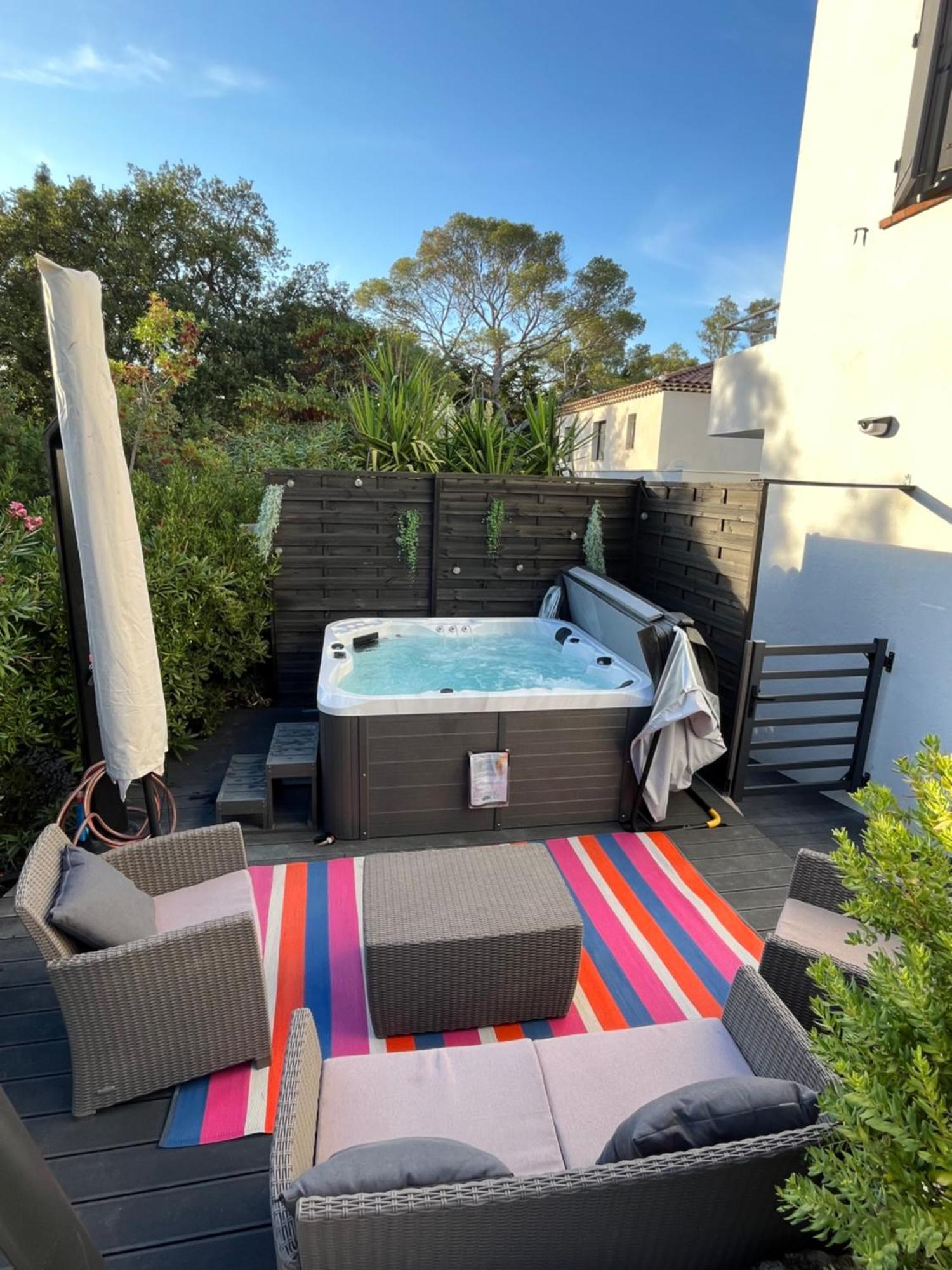 Villa Les Mimosas Spa-Jacuzzi Saint-Raphaël Exterior foto